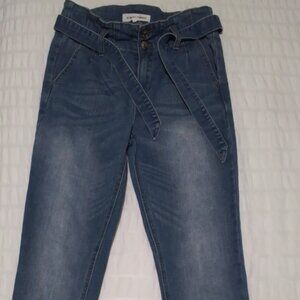 Belted Cropped Cuffed Jeans